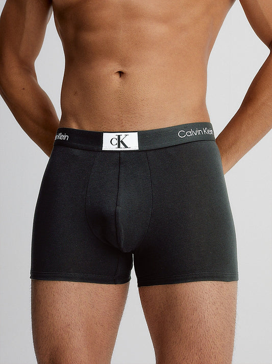 CalvinKlein-[000NB3528AUB1]-Black-2.webp