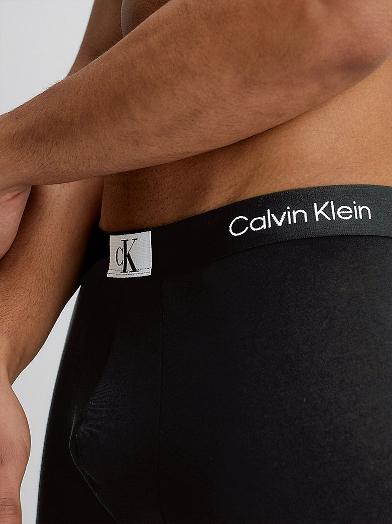 CalvinKlein-[000NB3528AUB1]-Black-4.webp