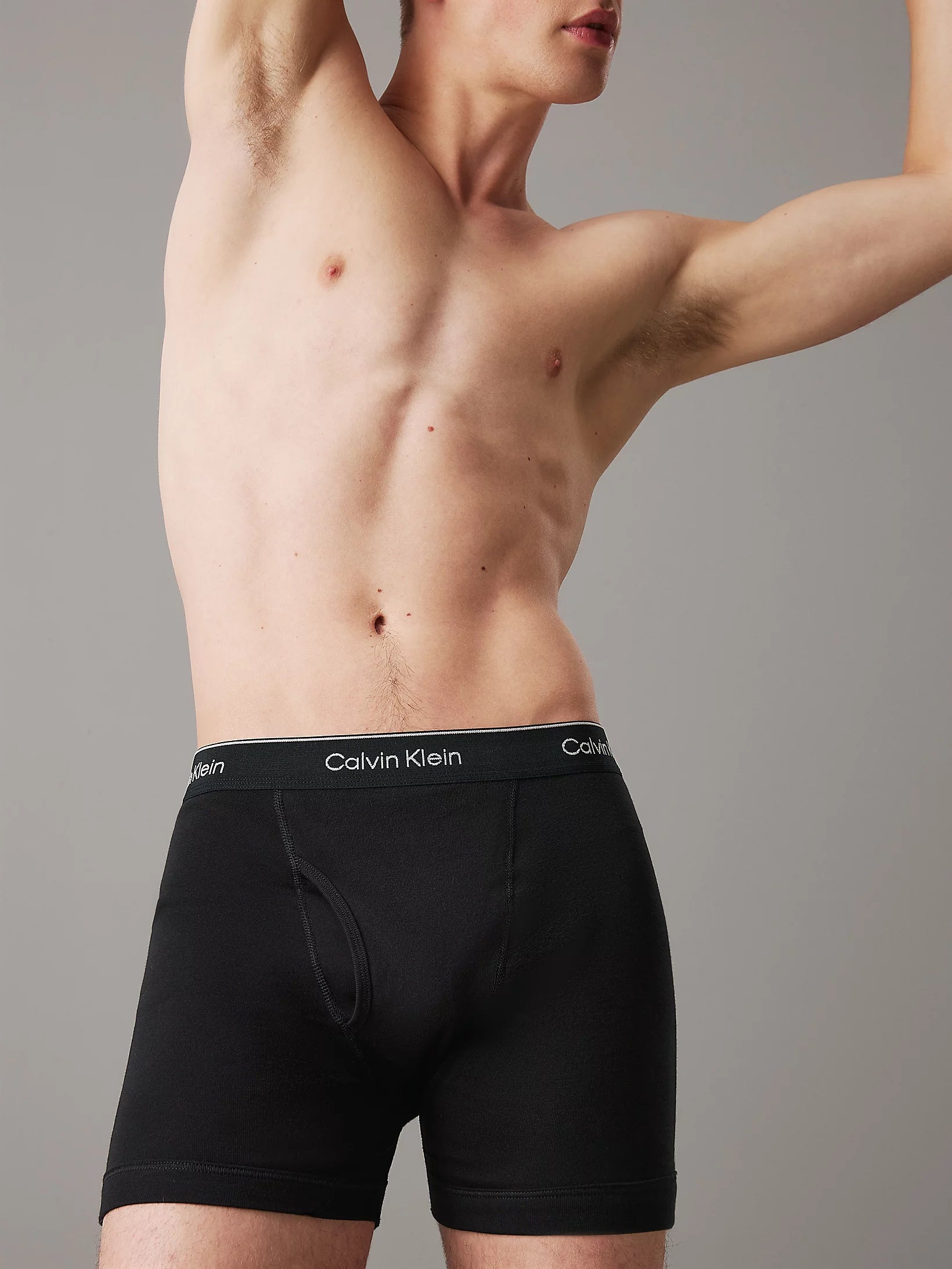 CalvinKlein-[000NB4003A001]-Black-3.webp