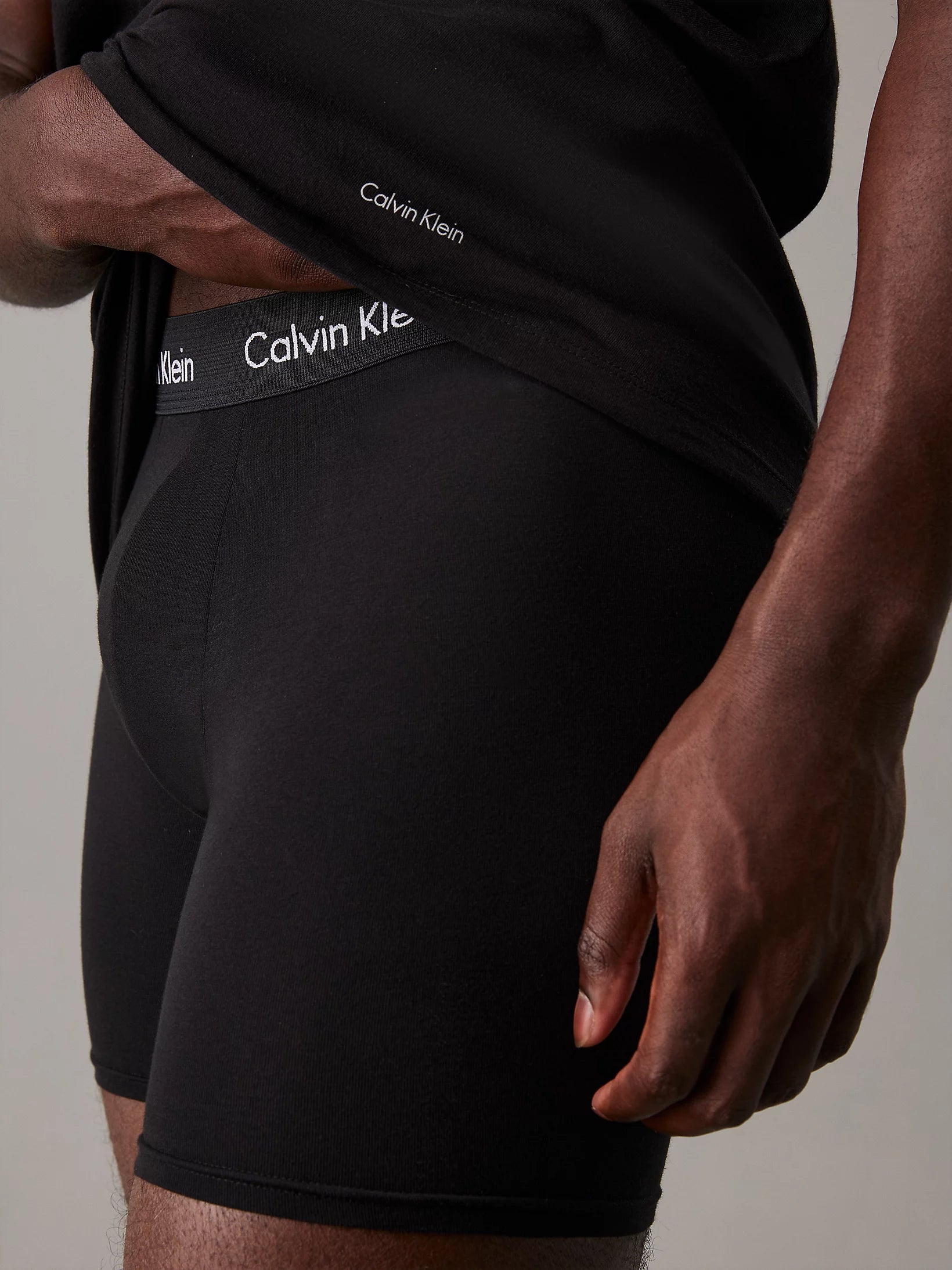 CalvinKlein-[000NB4011E001]-Black-3.webp