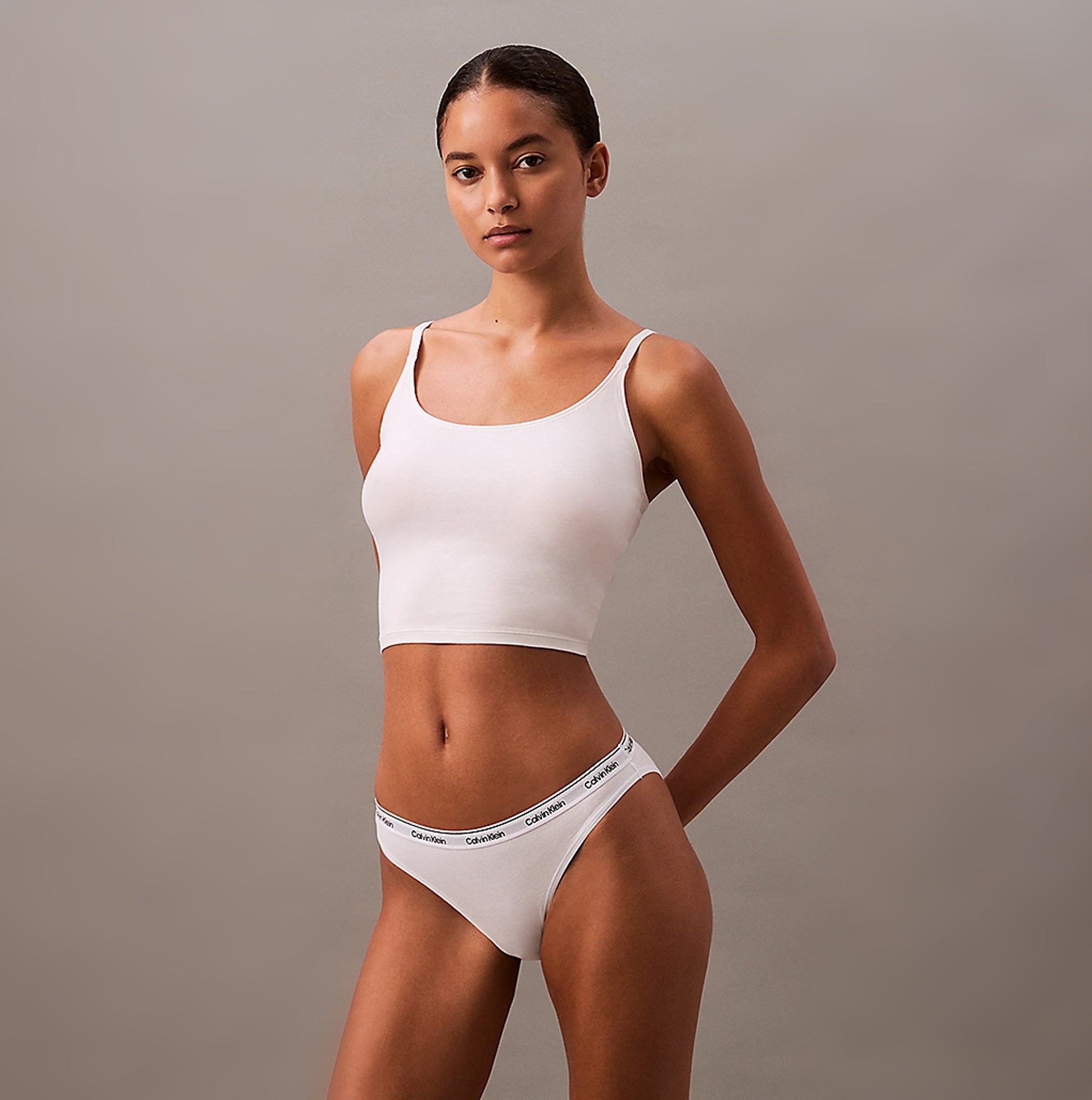 CalvinKlein-[000QD5207EPYM]-Subdued-White-ZoniBeach-2.jpg