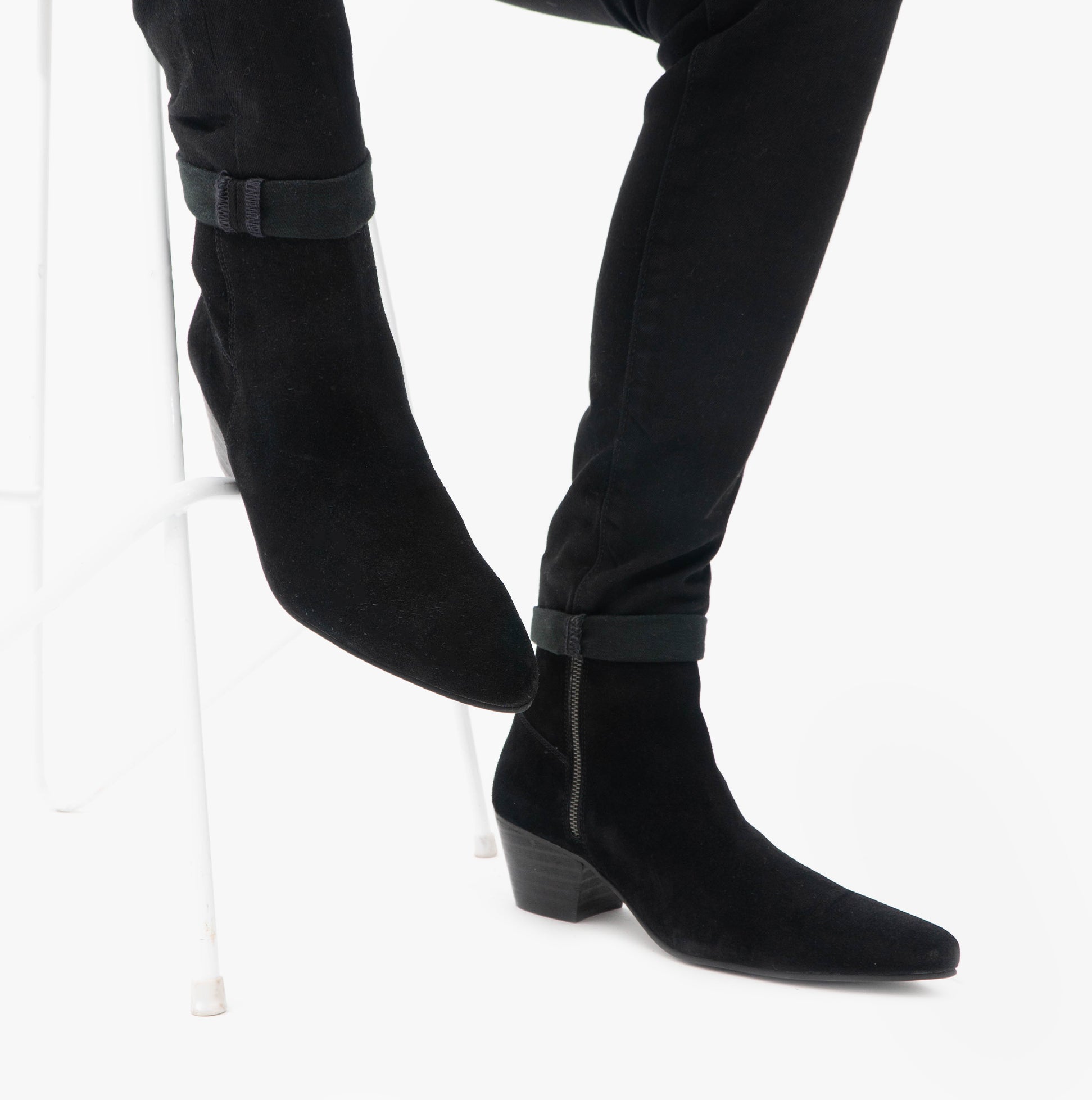 Club cubano-lennon suede blk.jpg