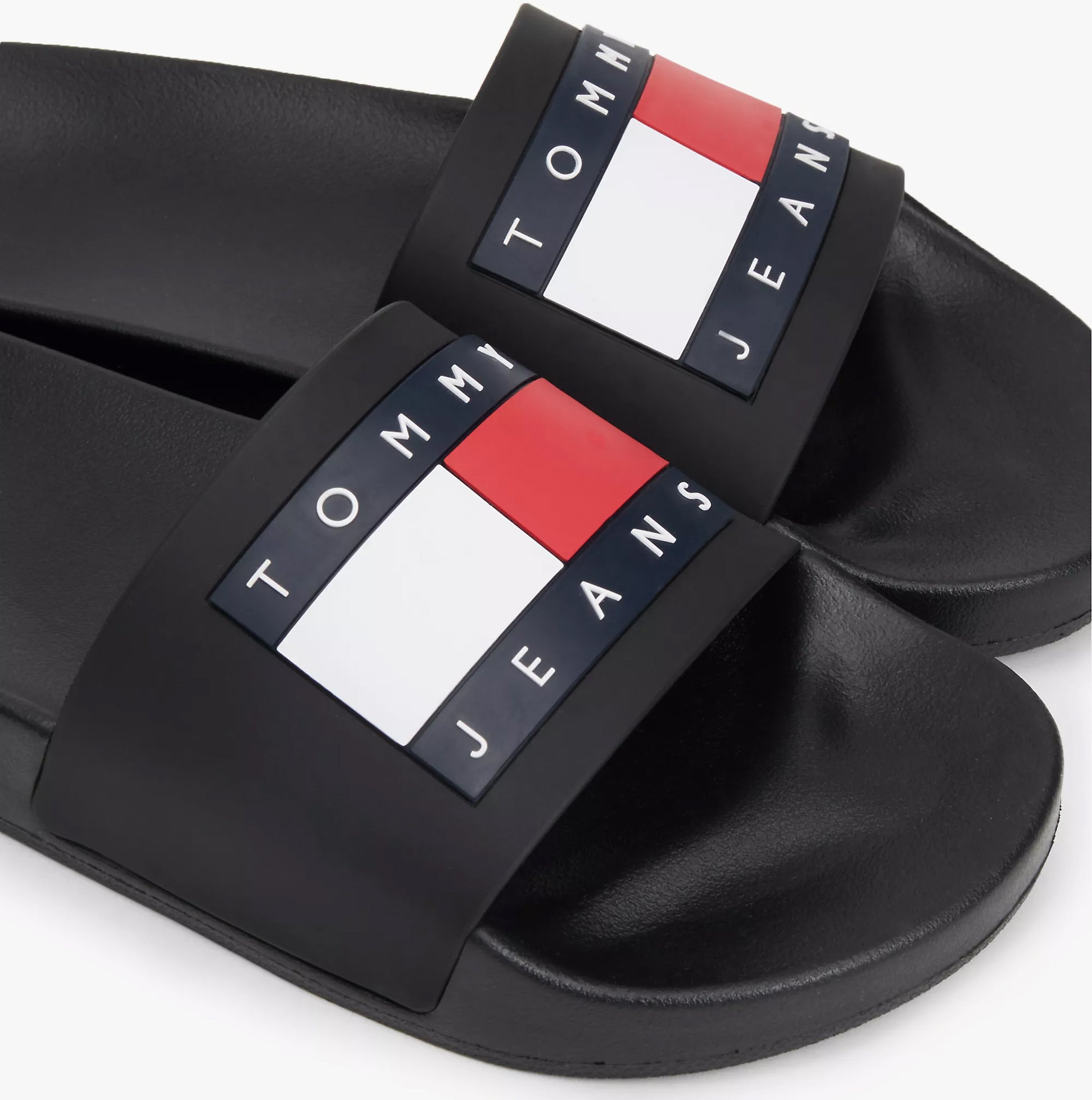 TommyHilfiger-[EM0EM01191BDS]-Black-2.jpg