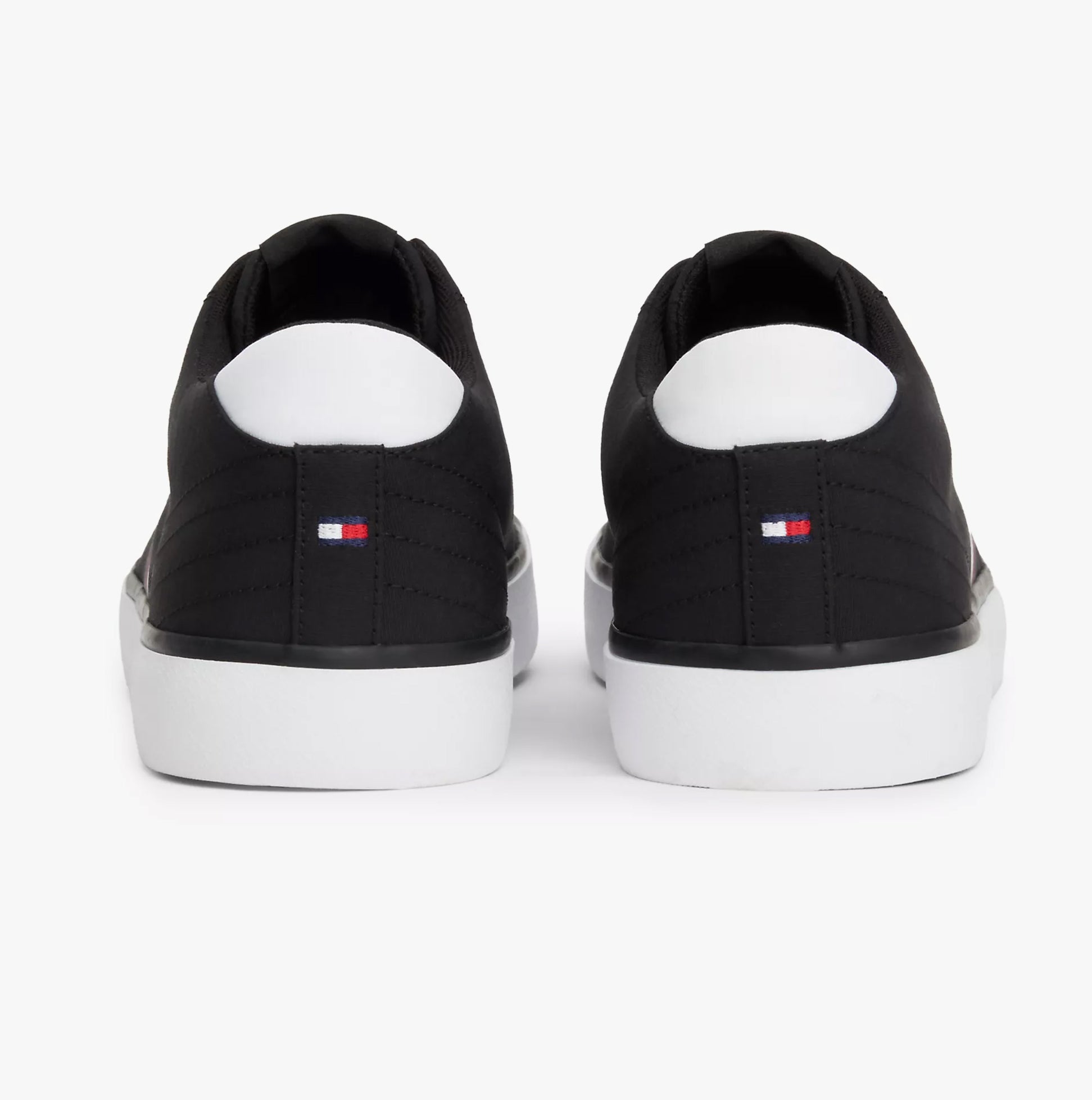 TommyHilfiger-[FM0FM04946BDS]-Black-6.jpg