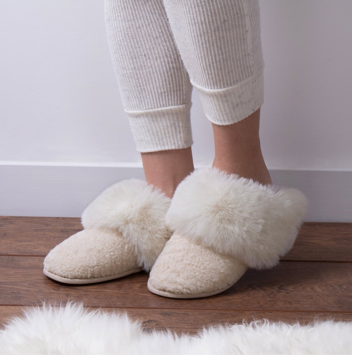 Totes Toasties TEXTURED FAUX FUR MULE Slippers Womens Cream - Shuperb